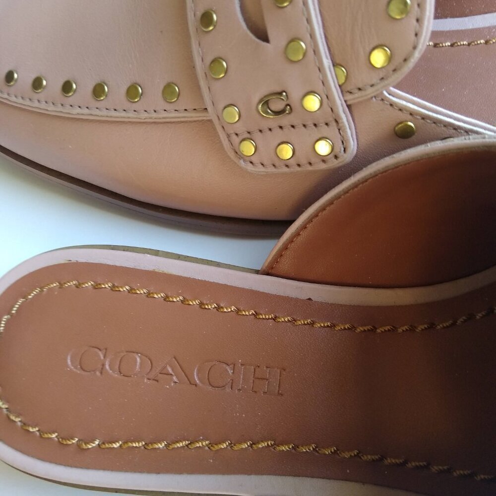 Ladies SZ 6-1/2 M Coach Light Fawn Leather Mules - Picture 4 of 4